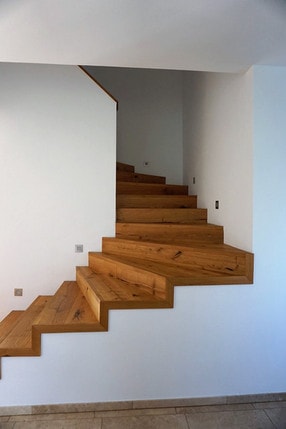 Holzstiege und Stiegenverkleidung in Steyr