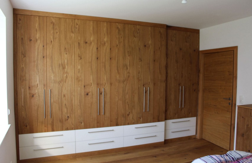 Maßangefertigter Kleiderschrank in Steyr